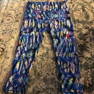 Fabletics crop leggings sz med multicolored